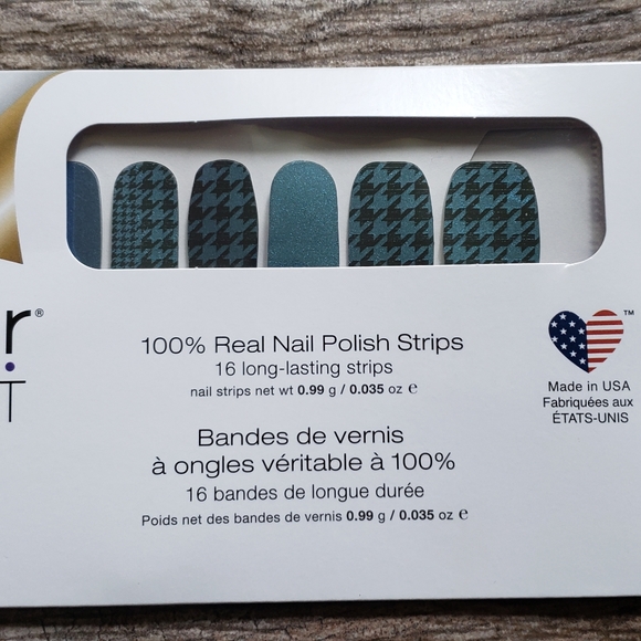 New and sealed Color Street Suit Yourself - Picture 1 of 4